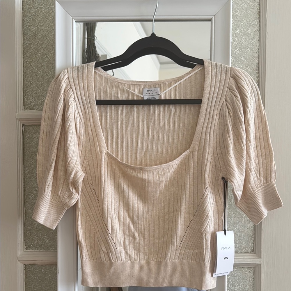 NWT RVCA Top - Picture 3 of 8